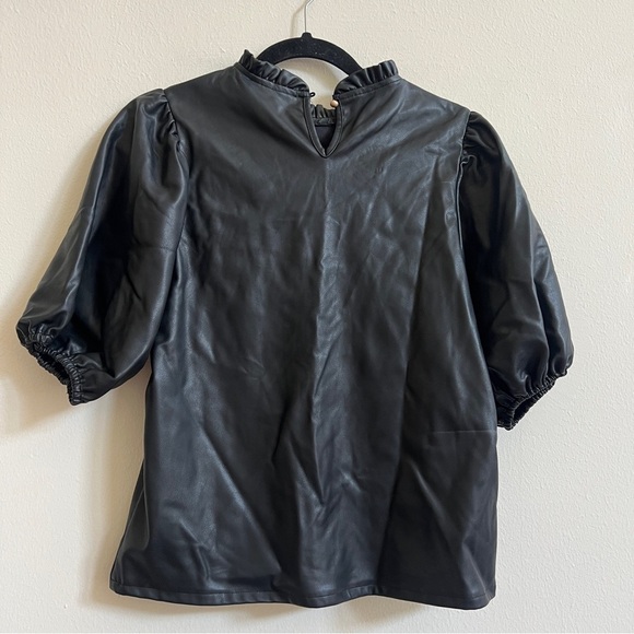 Vici THML Faux Leather Puff Sleeve Black Top size small - Picture 2 of 3
